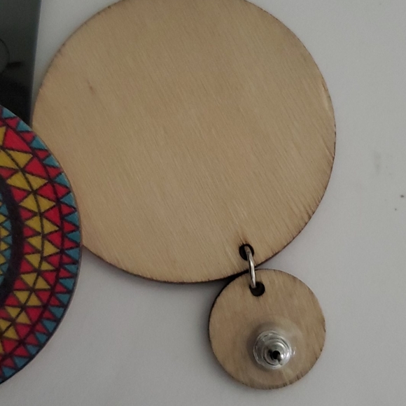🆕️  Natural Wood Circle Dangle Earrings - Picture 4 of 5